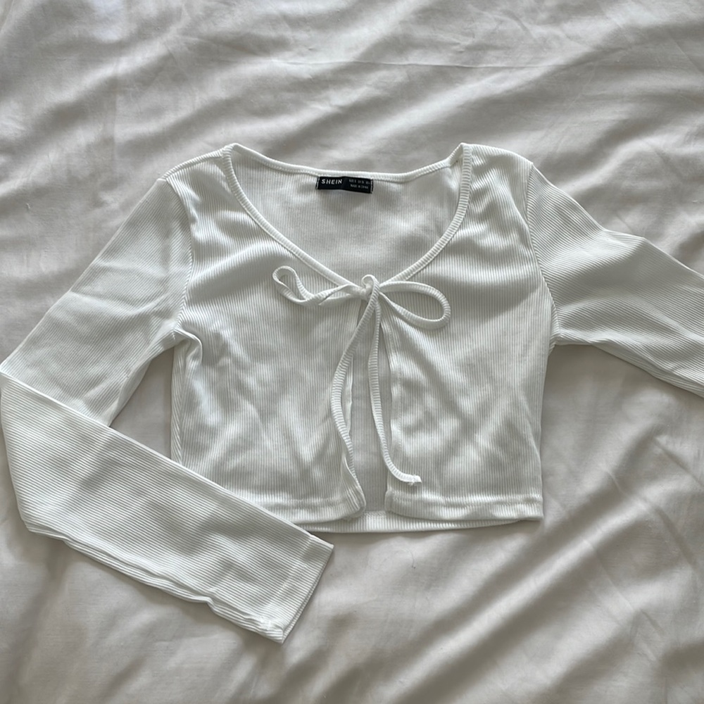 Front-tie top